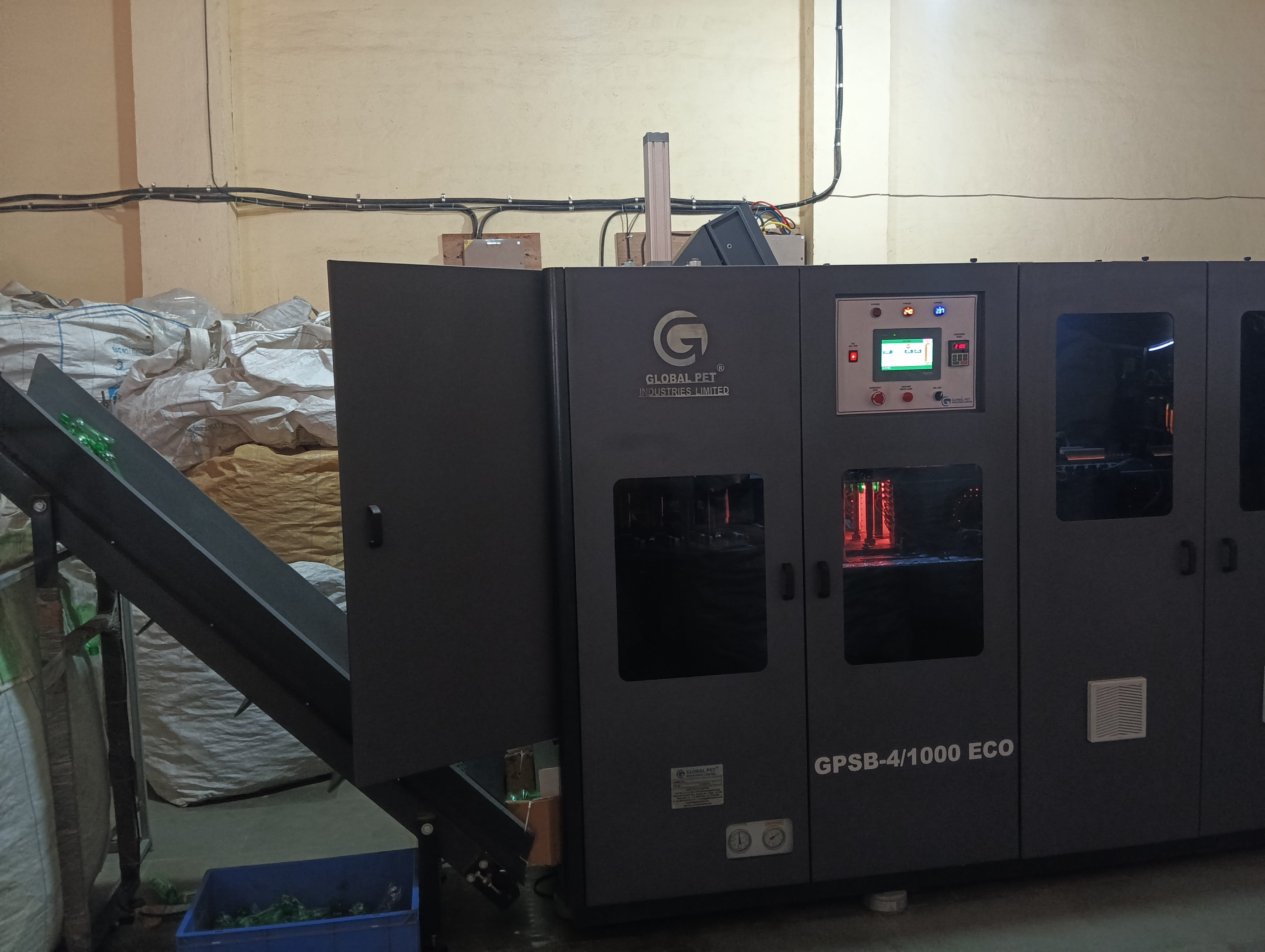 PET Bottle Blowing Machine